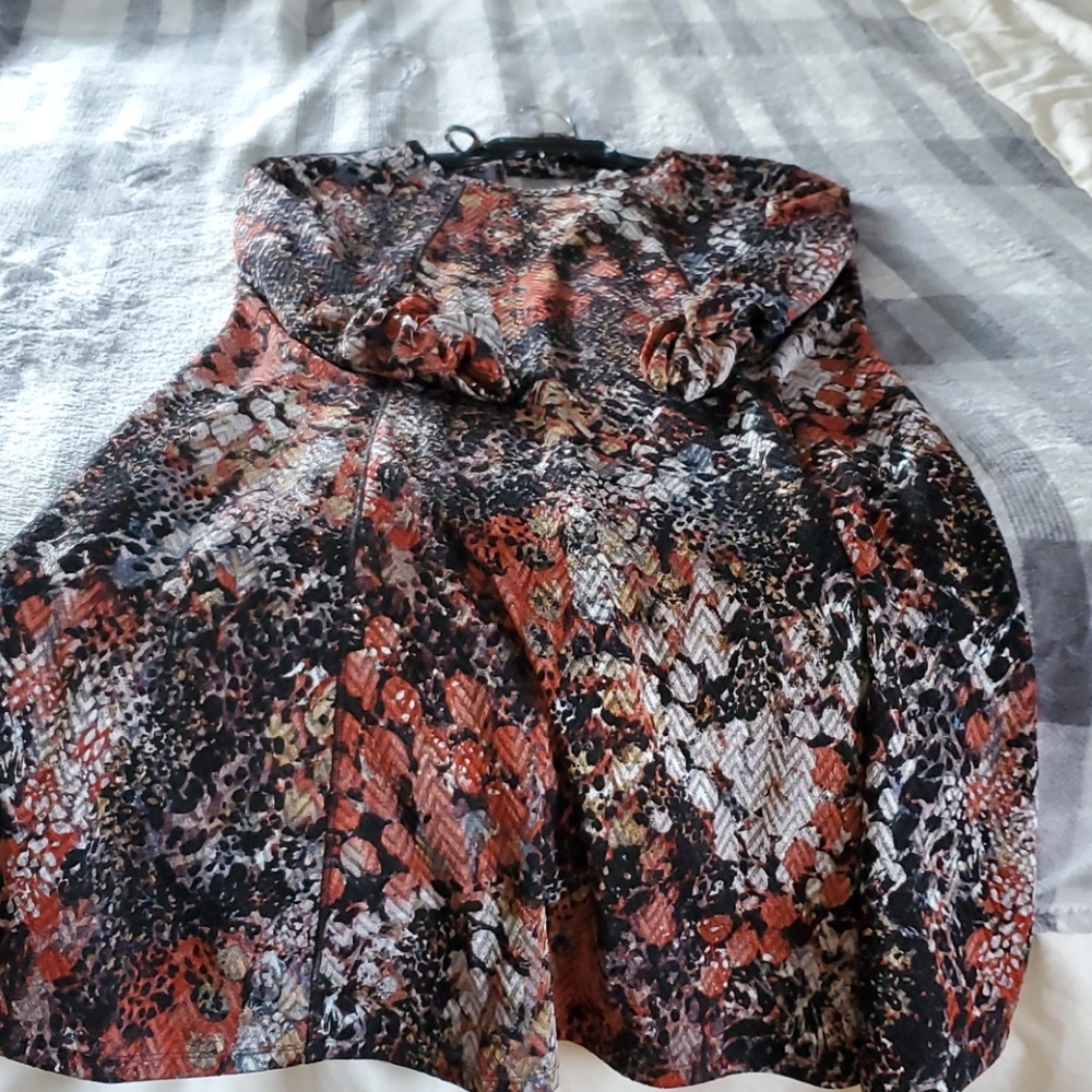 Dress - Picture 2 of 6